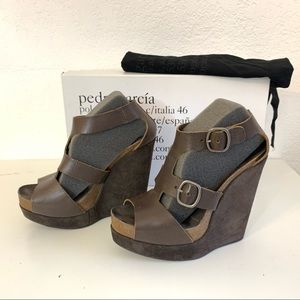 Pedro Garcia Cherise Size 38 Brown T Strap Sandals